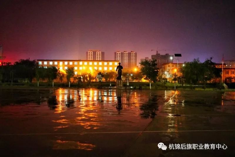 C:\Users\Administrator\Desktop\招生专业资料\财会专业\微信图片_20191113094442.jpg