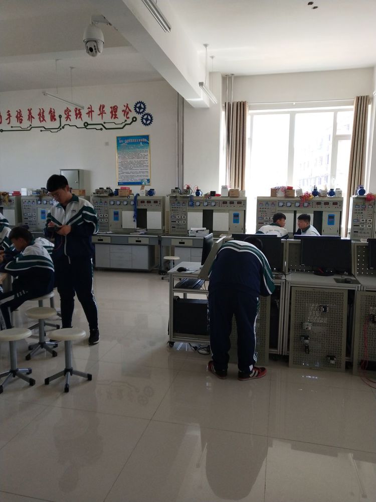 C:\Users\Administrator\Desktop\招生图片\机电\微信图片_20191119151327.jpg