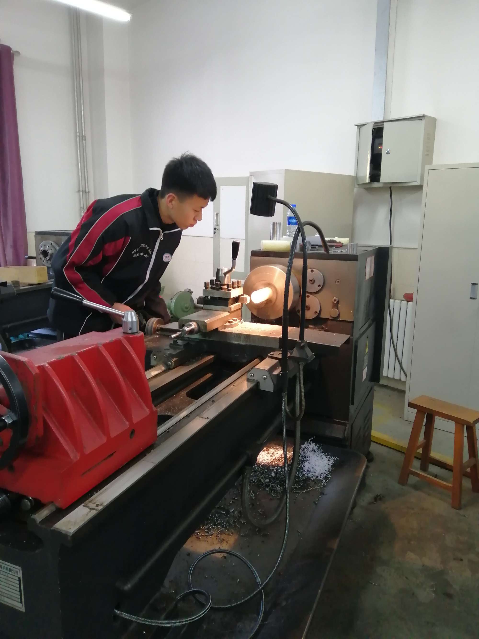 C:\Users\Administrator\Desktop\招生图片\数控\微信图片_20191120160411.jpg