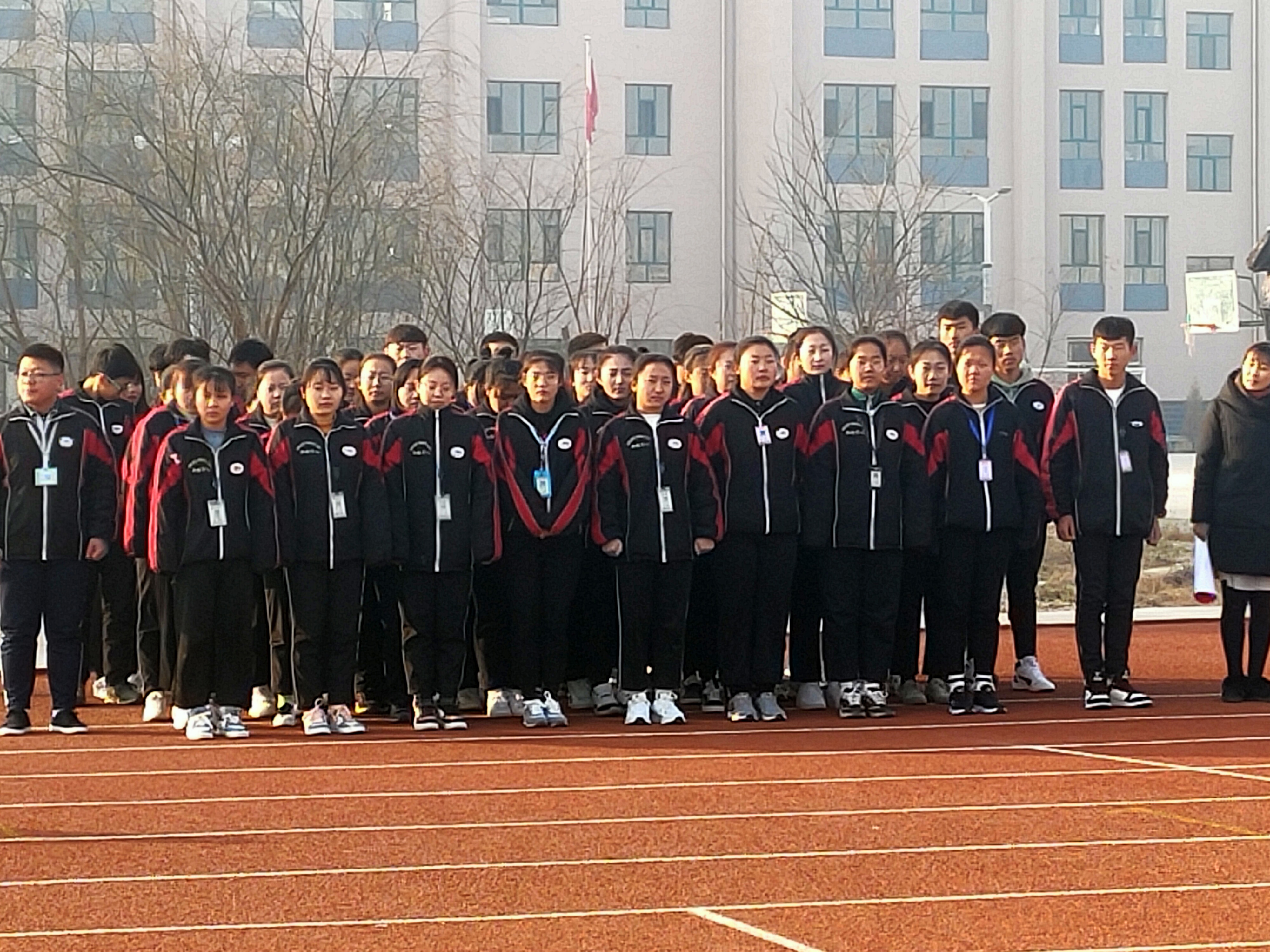 D:\2019---2020年度第一学期团委工作\升旗\升旗演讲稿和主持稿剪影\升旗剪影\我们永远不能忘记升旗剪影\微信图片_201912071549252.jpg
