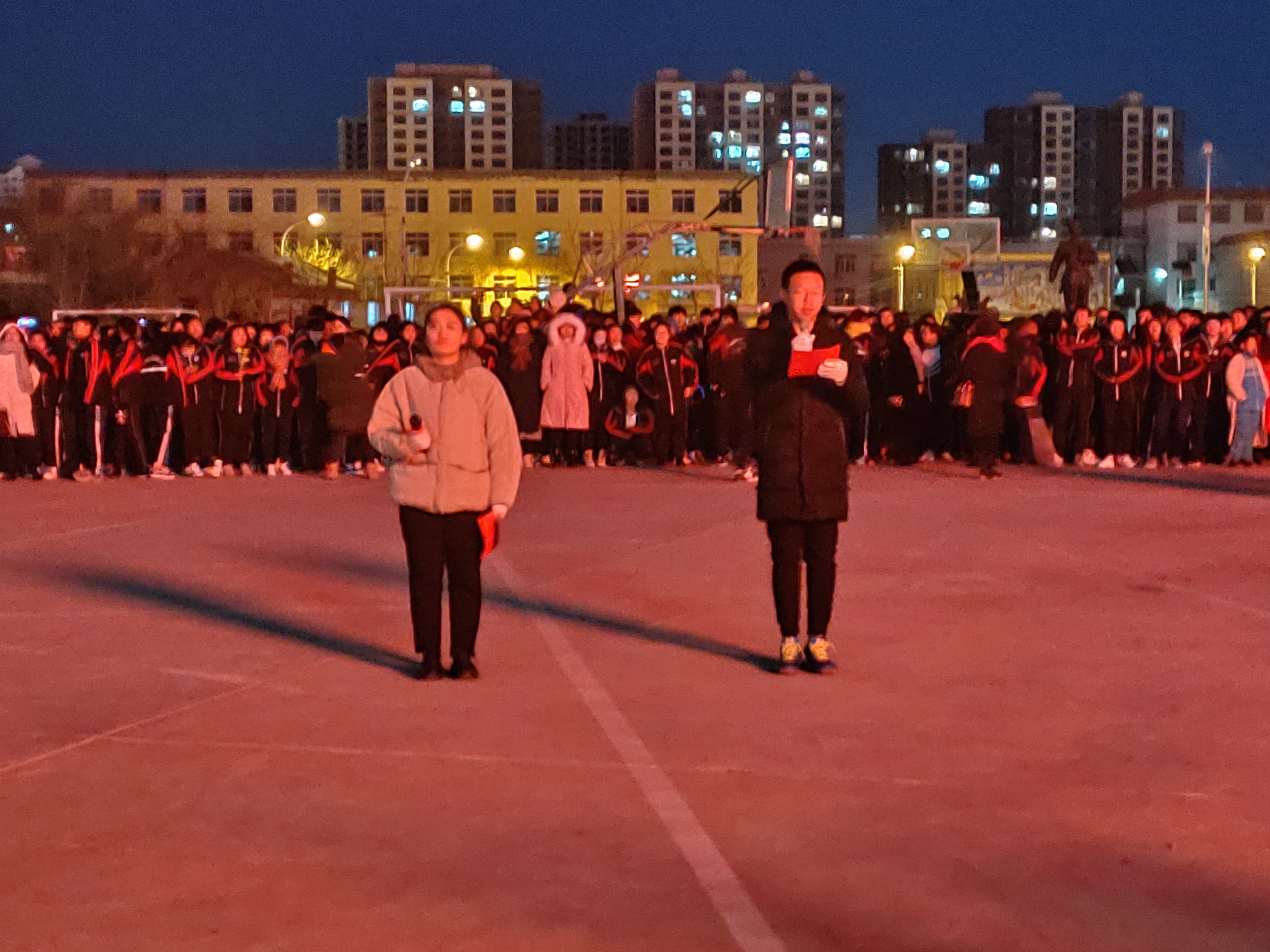 D:\2019---2020年度第一学期团委工作\报道\报道剪影\庆元旦迎新年篝火晚会剪影\微信图片_2019122720024413.jpg