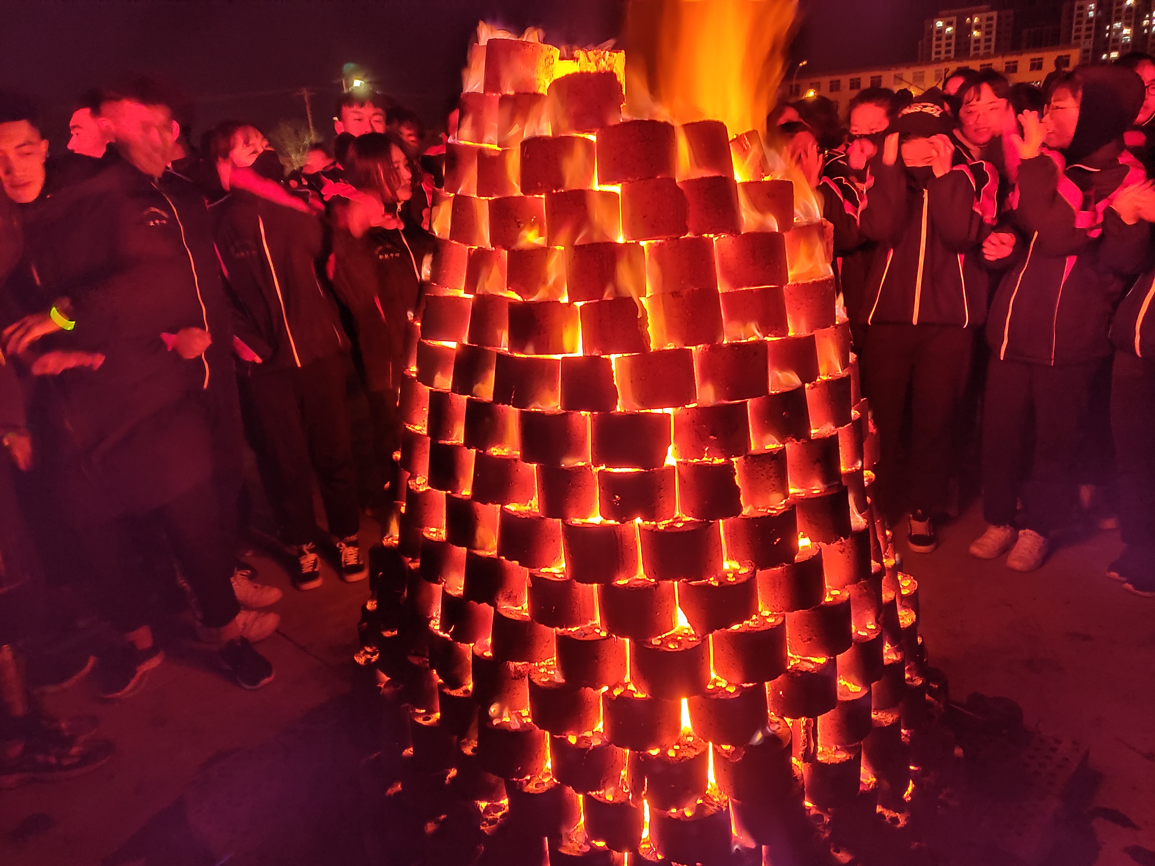 D:\2019---2020年度第一学期团委工作\报道\报道剪影\庆元旦迎新年篝火晚会剪影\微信图片_201912272002443.jpg