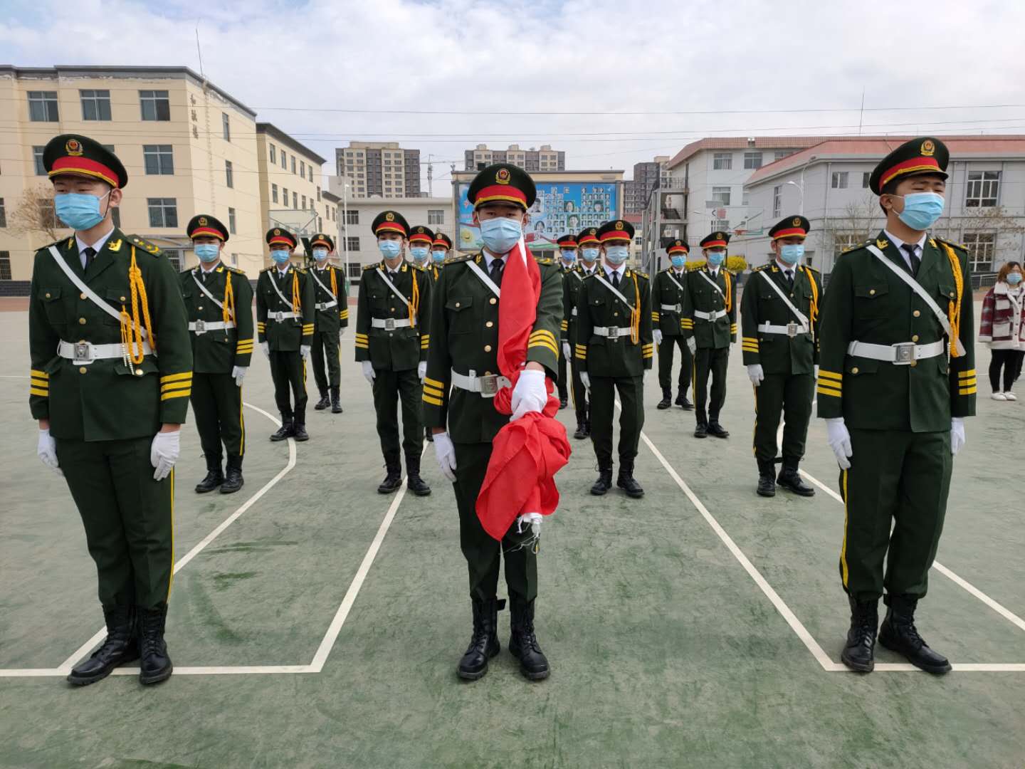 D:\2019---2020年第二学期团委工作\升旗\升旗剪影\微信图片_202004261514385.jpg