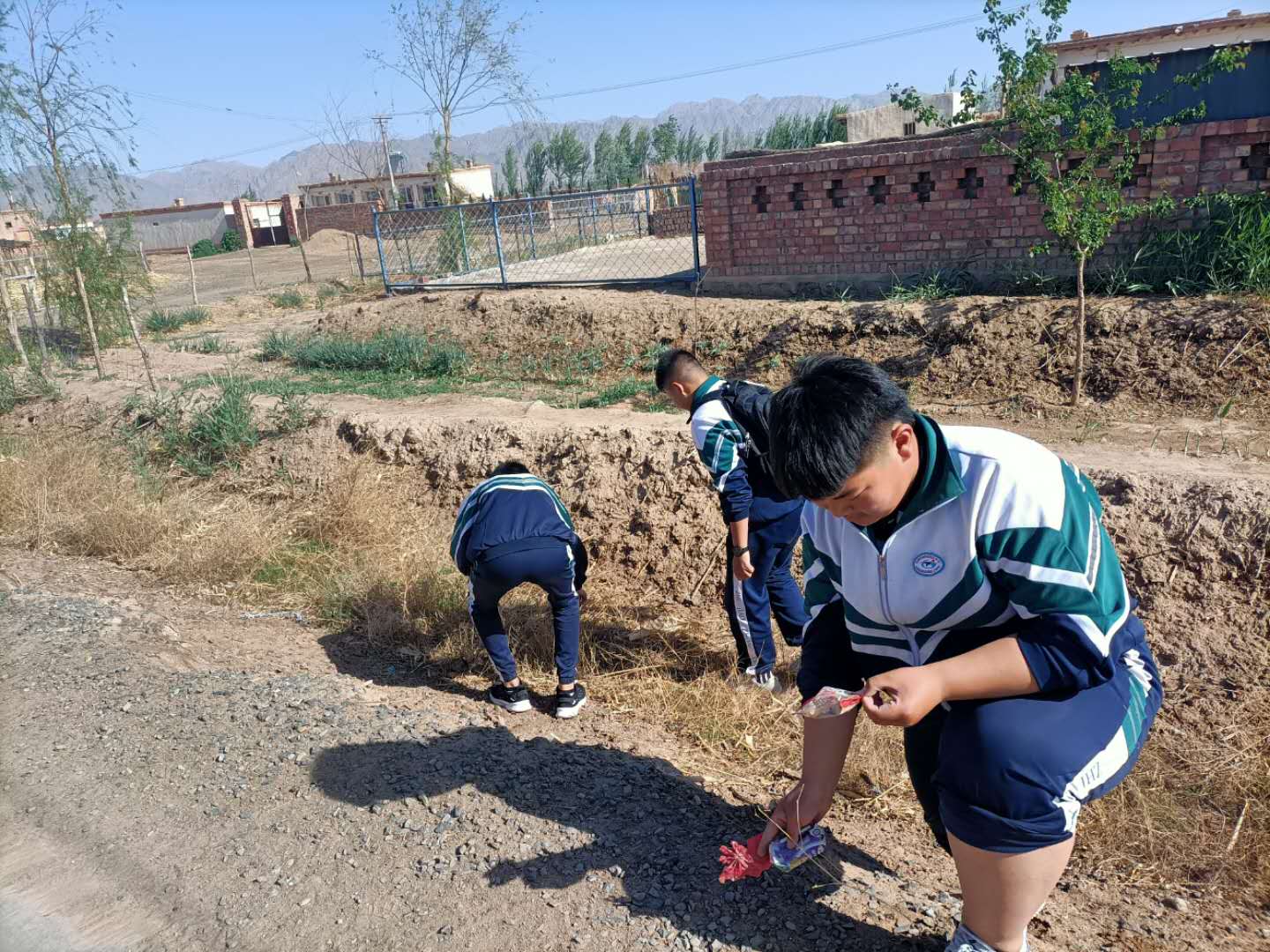 D:\2019---2020年第二学期团委工作\报道\报道剪影\报道剪影\微信图片_2020052816230015.jpg