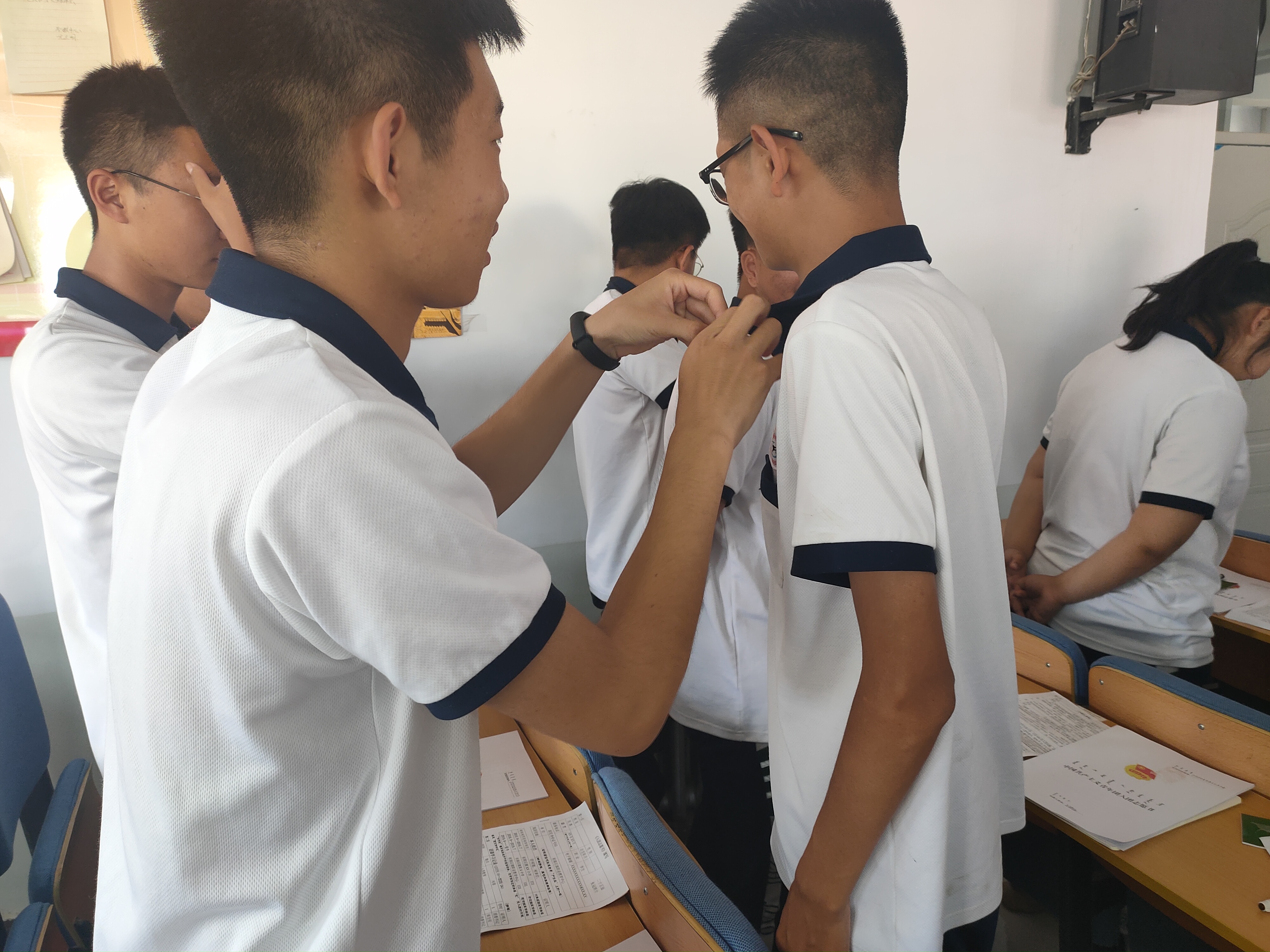 D:\2019---2020年第二学期团委工作\各类活动\新团员入团仪式\入团仪式剪影\微信图片_2020062307363917.jpg