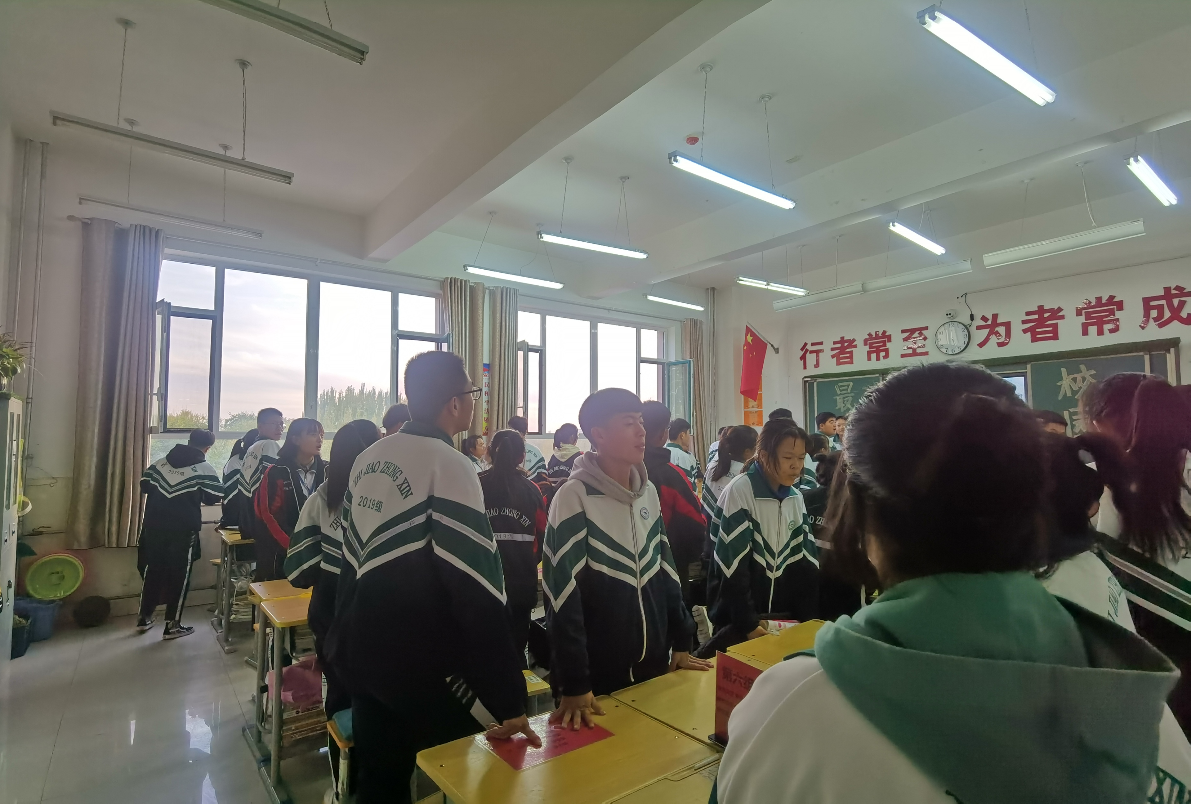 D:\2020----2021年度团委工作\主题团日活动\美丽校园文明你我\班会剪影\微信图片_202010200817284.jpg