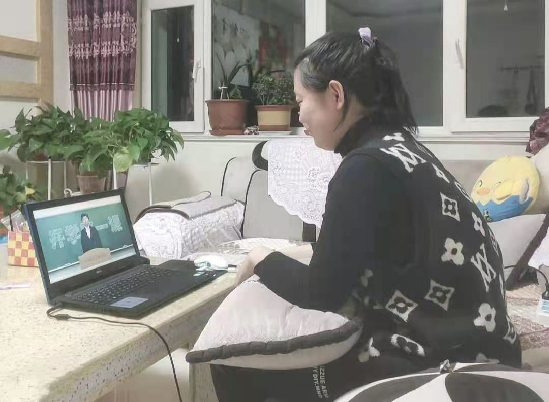 D:\2020----2021年度第二学期团委工作\主题班团会\开学第一课观看直播剪影\开学第一课活动\kxdykj3.jpg