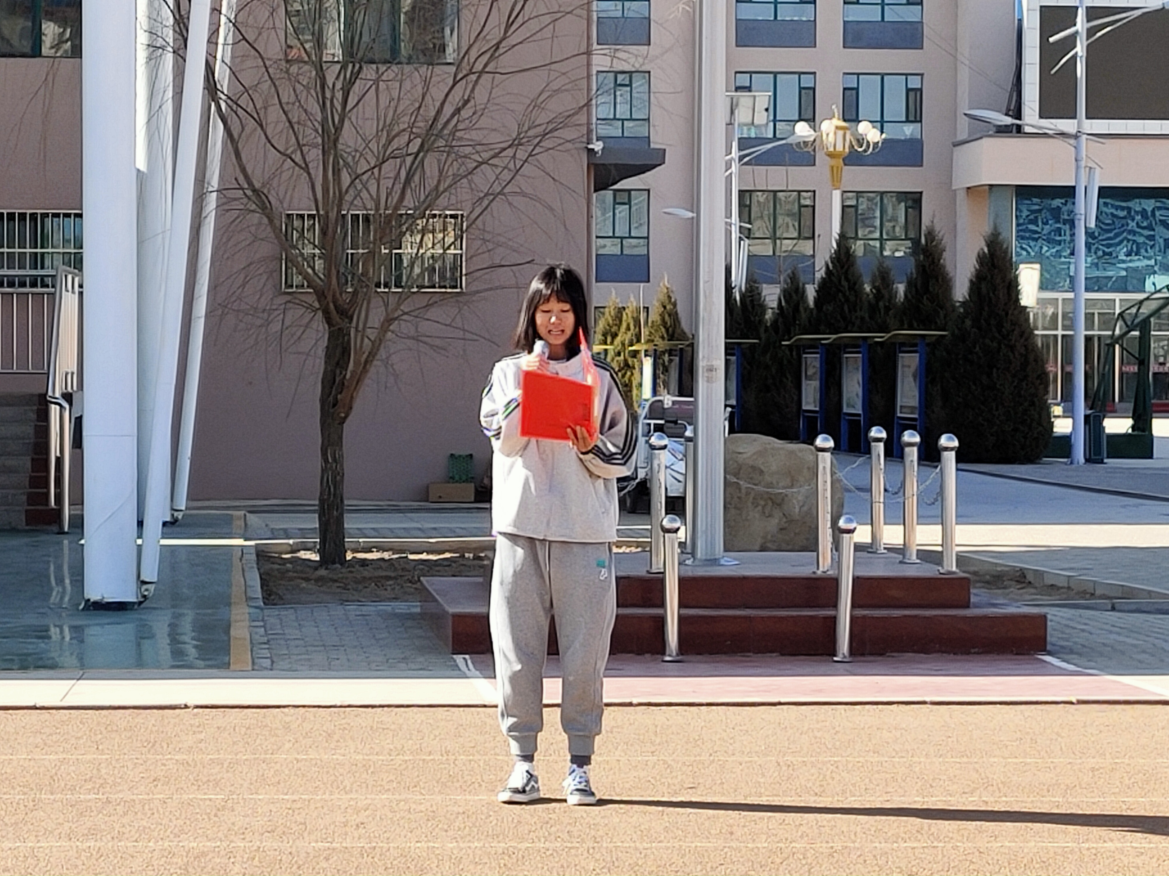 D:\2020----2021年度第二学期团委工作\升旗\升旗4\升旗剪影\微信图片_202103221041176.jpg