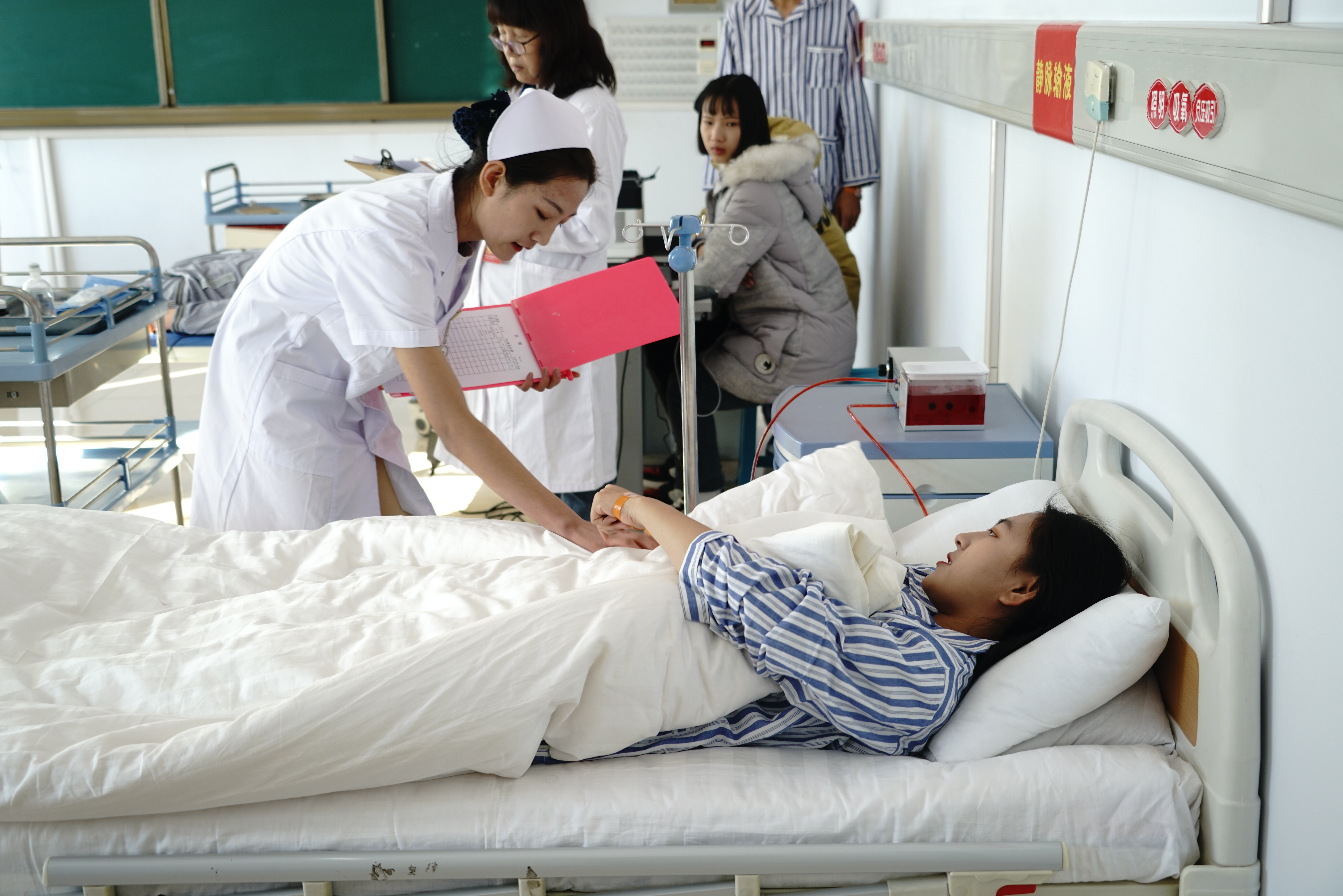 4护理技能课.JPG
