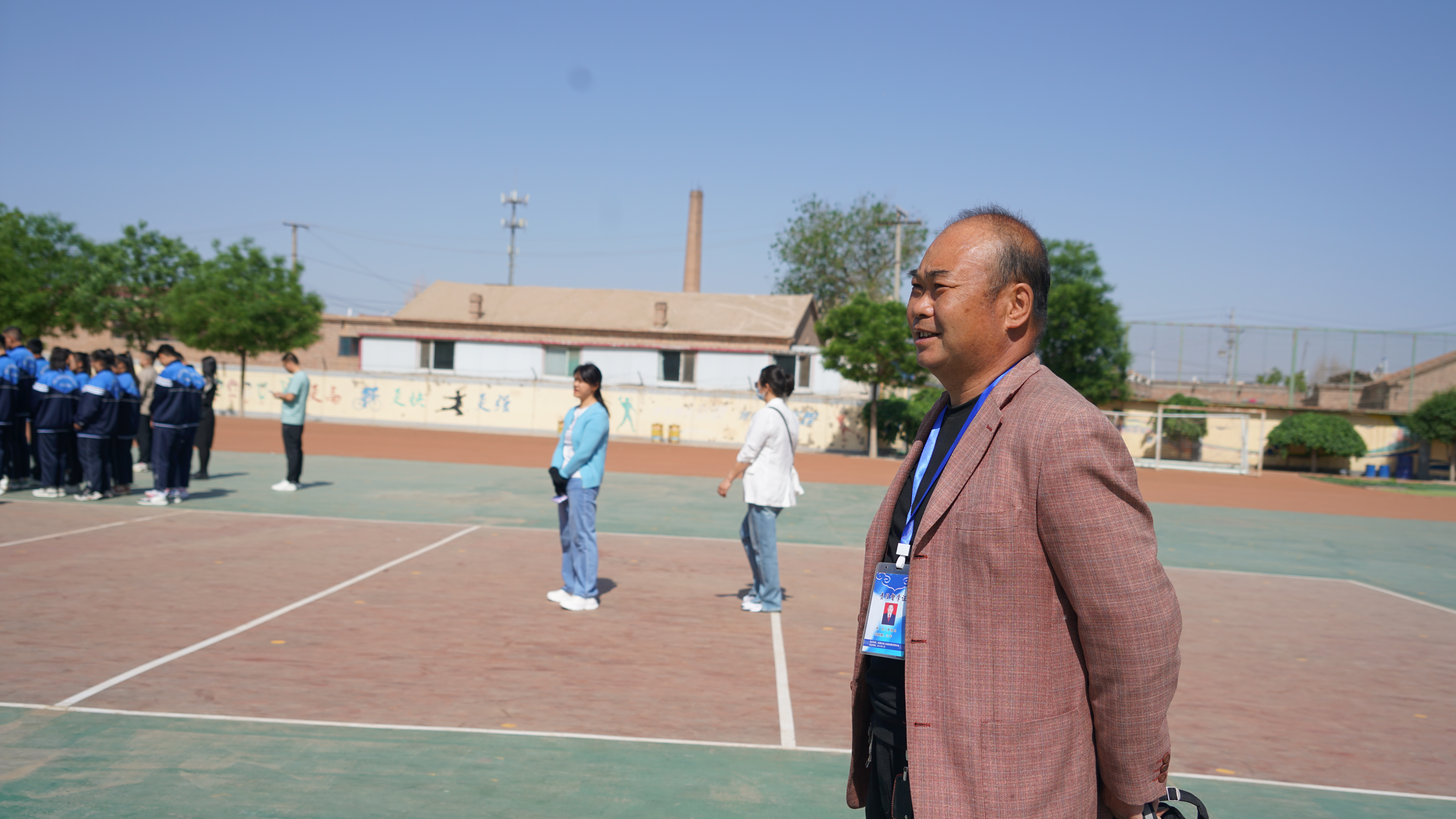 罗劲忠督学观摩我校升旗仪式.JPG