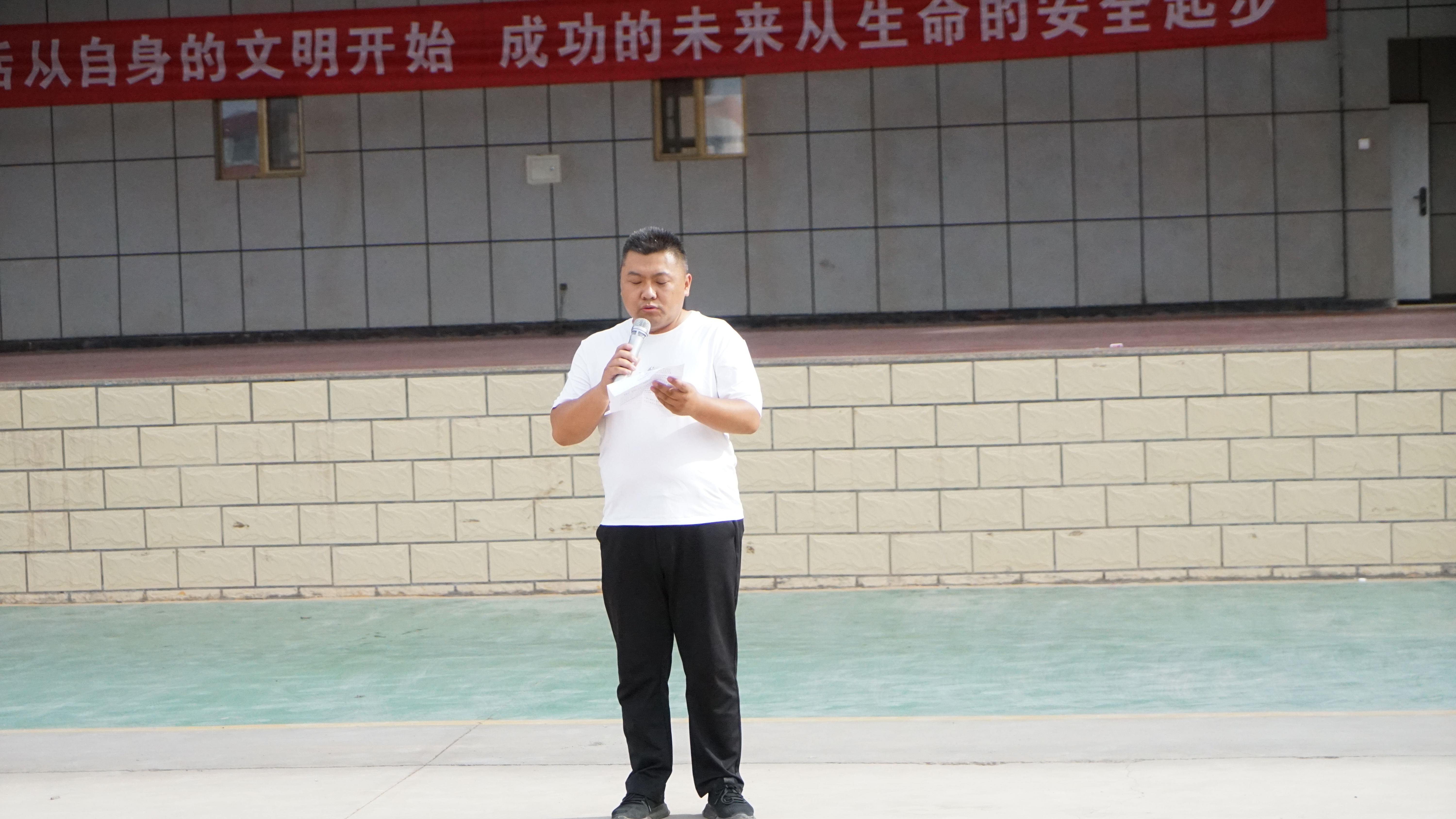 应急疏散演练活动剪影 (1).JPG
