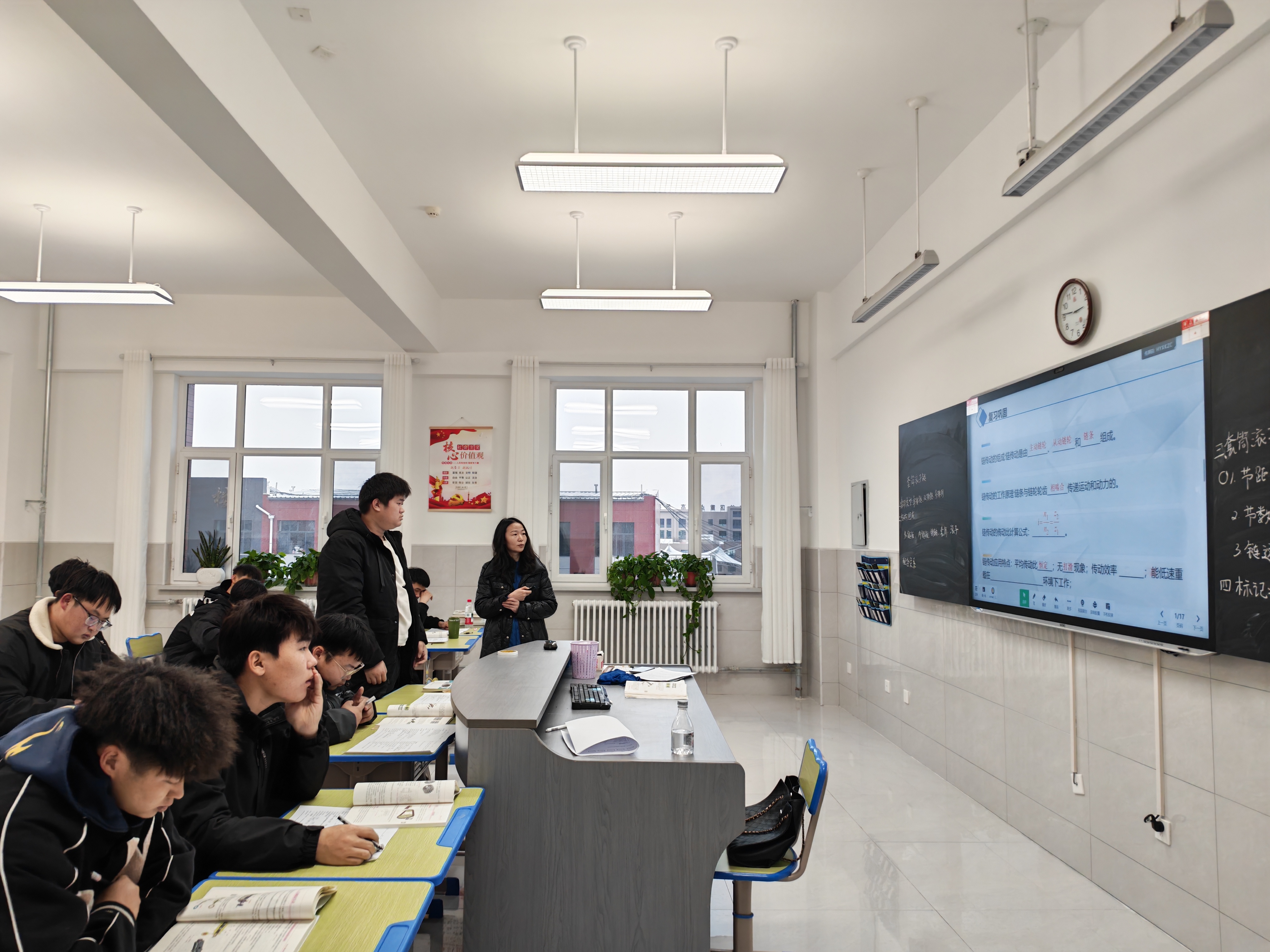 任卓艺老师 (1).jpg