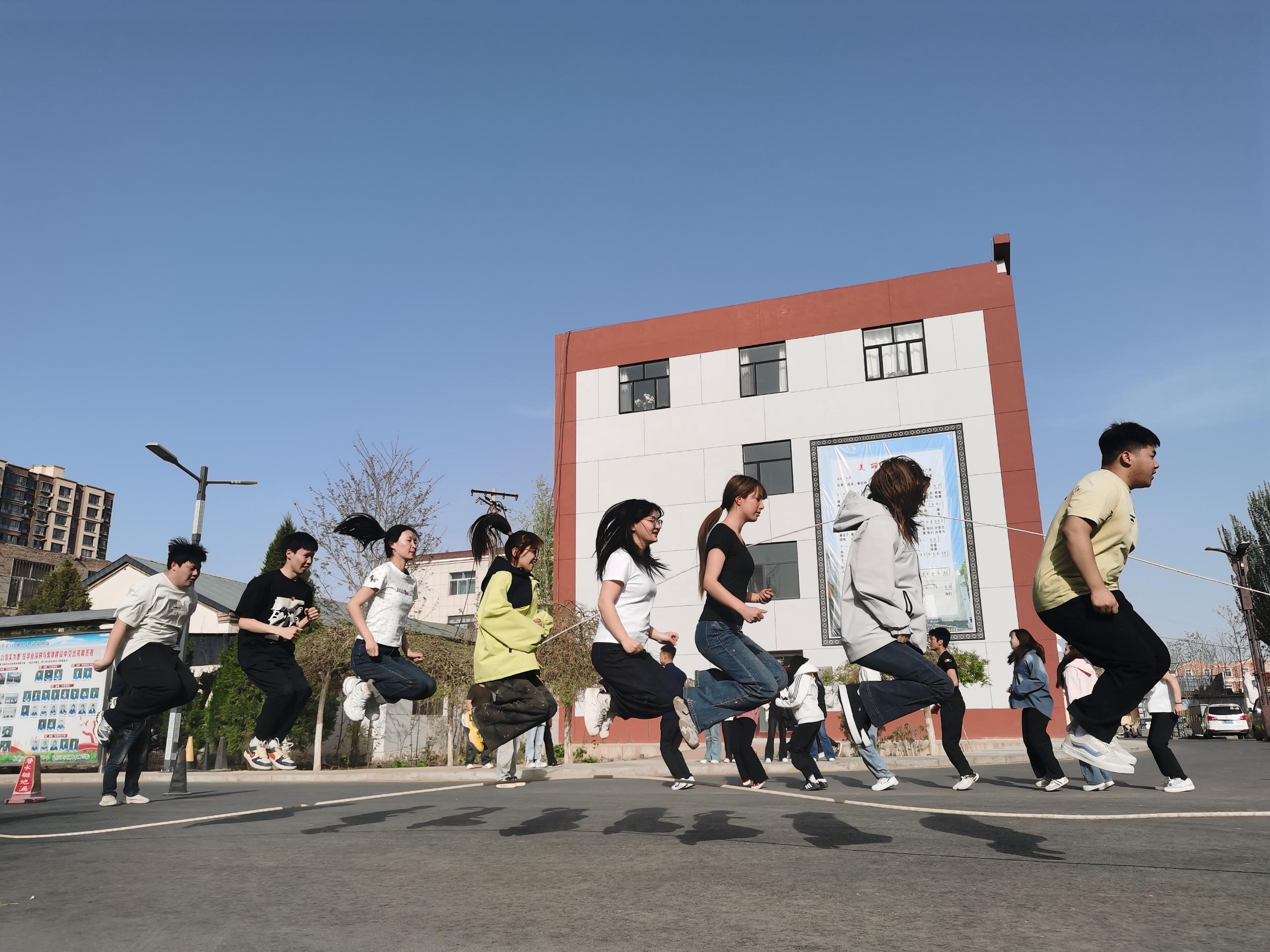 大学生跳绳比赛活动 (0).jpg