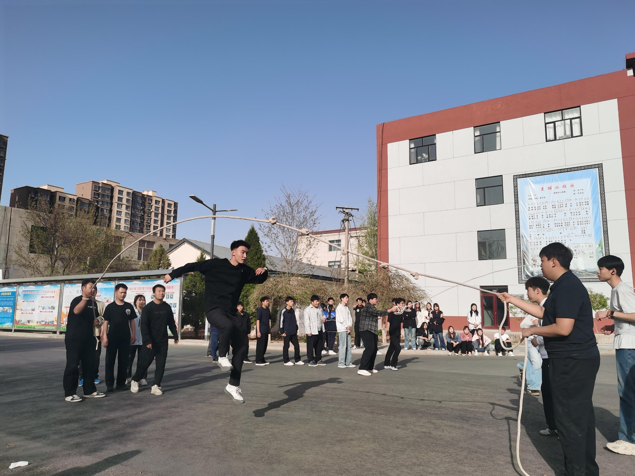 大学生跳绳比赛活动 (1).jpg