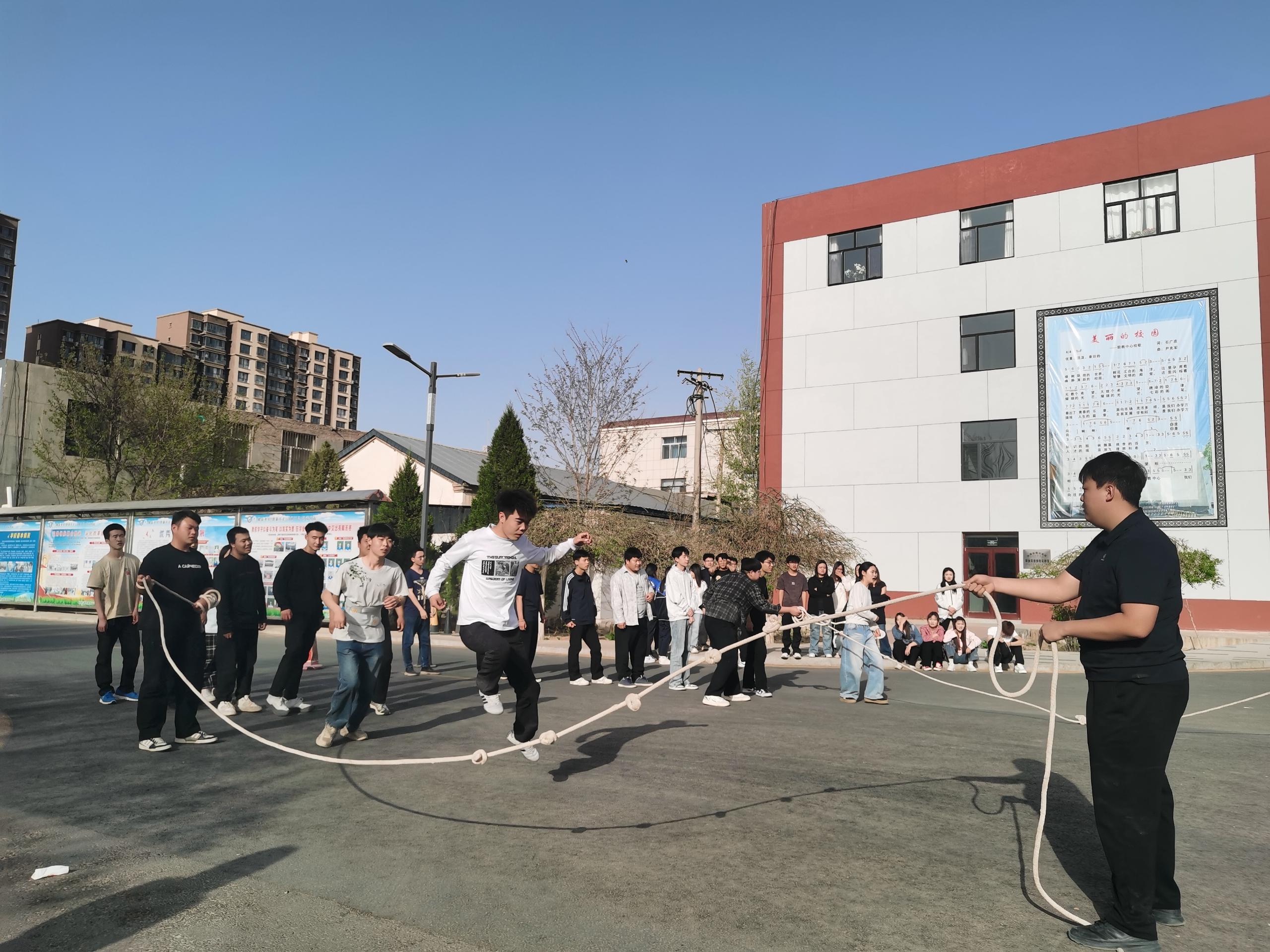 大学生跳绳比赛活动 (3).jpg