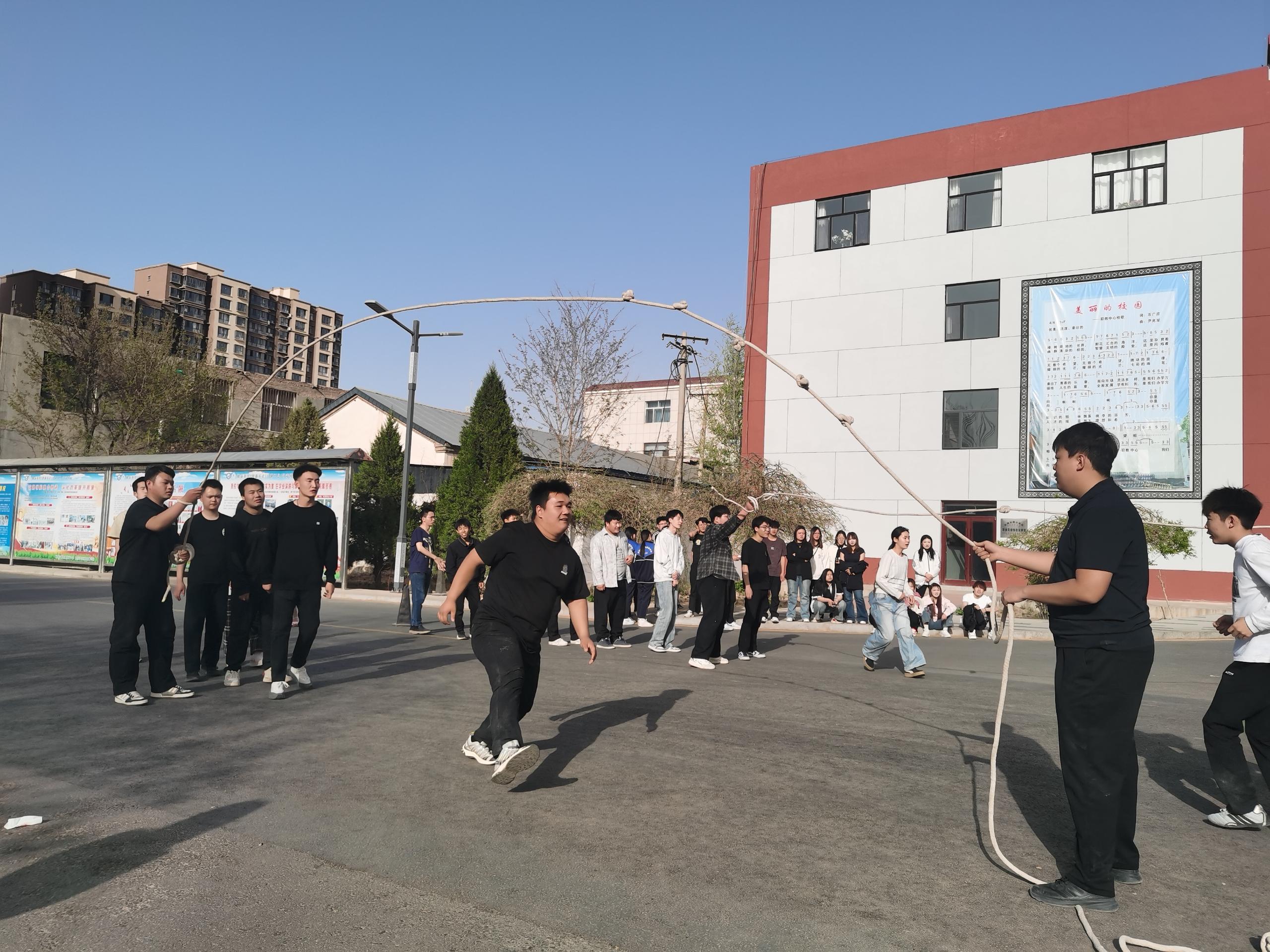 大学生跳绳比赛活动 (4).jpg