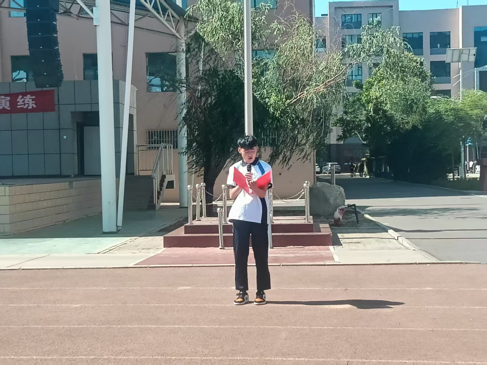 图片4.png 图片4.png